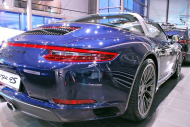 Porsche Centrum Warszawa.