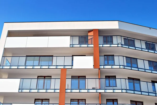 Modern apartmanlar dış