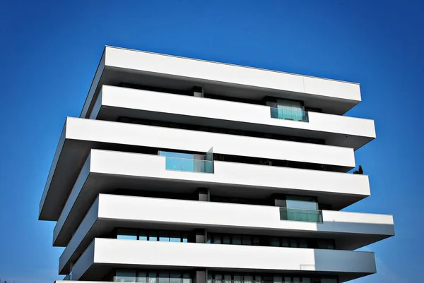 Moderne Wohngegend. moderne Wohnhäuser außen — Stockfoto
