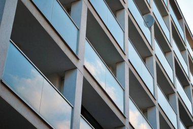 Modern, lüks apartman binası..