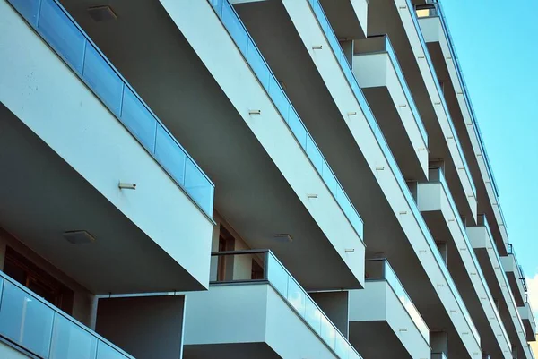 Edifício moderno de apartamentos de luxo . — Fotografia de Stock