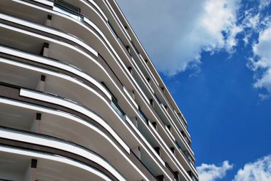 Modern, lüks apartman binası..