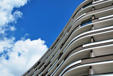 Modern, lüks apartman binası..