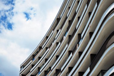 Modern, lüks apartman binası..