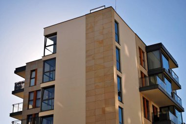 Modern, lüks apartman binası..