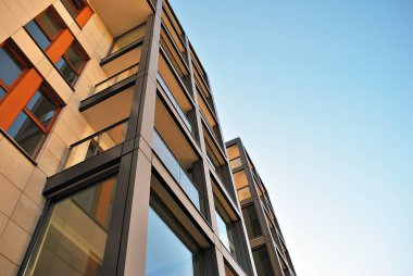 Modern, lüks apartman binası..