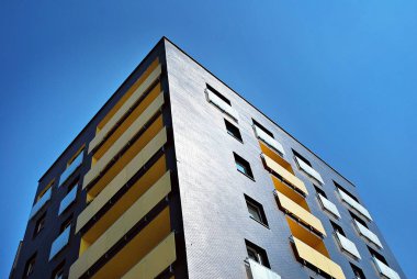 Modern, lüks apartman binası..