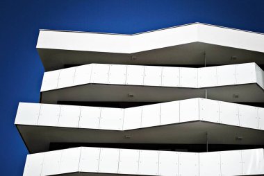 Modern, lüks apartman binası..