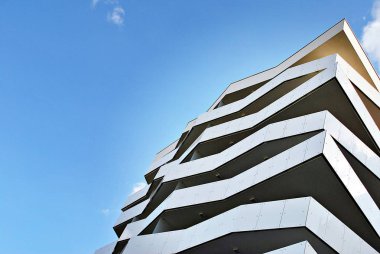 Modern, lüks apartman binası..