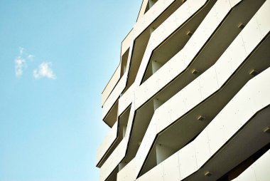 Modern, lüks apartman binası..