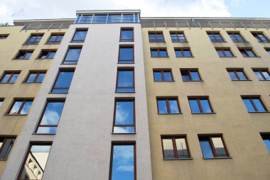 Modern, lüks apartman binası..