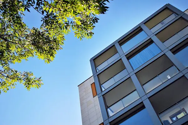 Modern, lüks apartman binası..