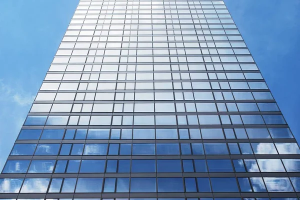 Tall apartment buildings on blue sky background — Stock Photo, Image