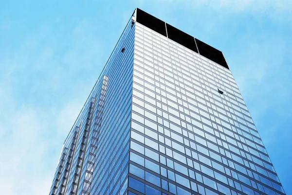 Tall apartment buildings on blue sky background — Stock Photo, Image