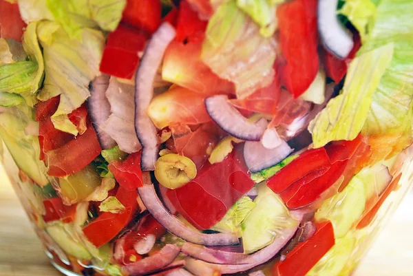 Закрыть греческий салат — стоковое фото