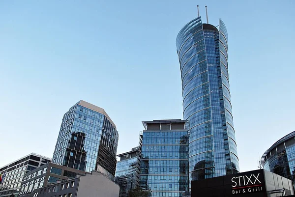 Warschau centrum van de stad bij zonsondergang. — Stockfoto