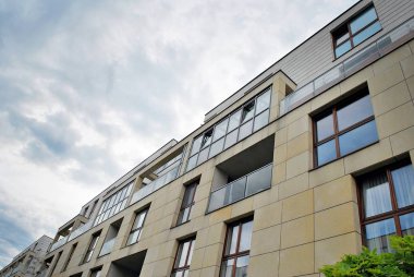 Modern, lüks apartman binası..