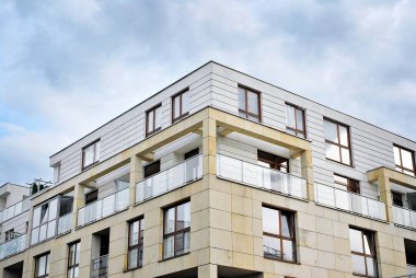  Modern, lüks apartman binası..  