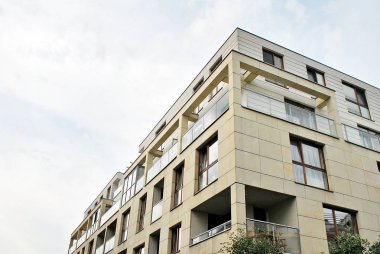  Modern, lüks apartman binası..  