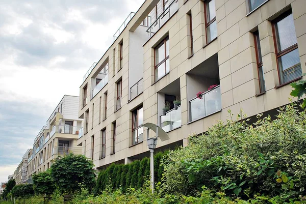 Moderno, edificio de apartamentos de lujo . —  Fotos de Stock