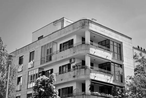  Modern, lüks apartman. Siyah ve beyaz