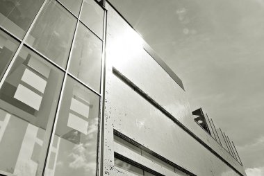 Modern iş ofis binası dış. Siyah ve beyaz