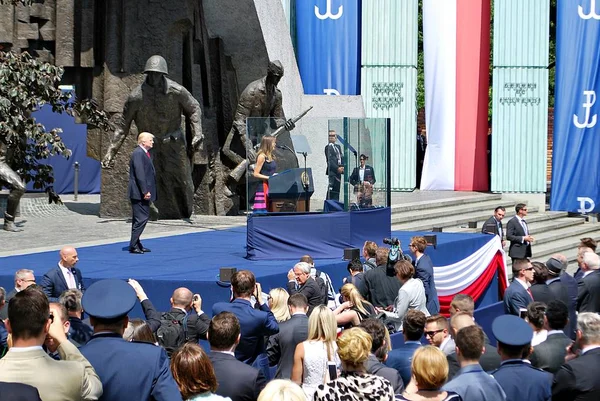 Voorzitter Donald Trump toespraak aan de mensen van Polen. — Stockfoto