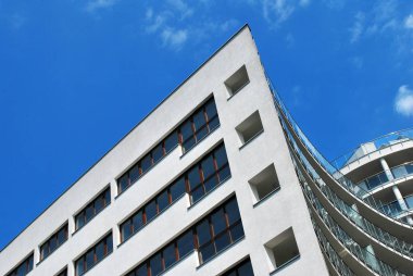 Modern, lüks apartman binası..