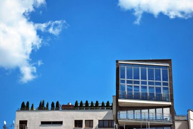 Modern, lüks apartman binası..