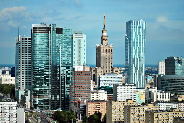 Varşova şehir merkezi havadan görünümü