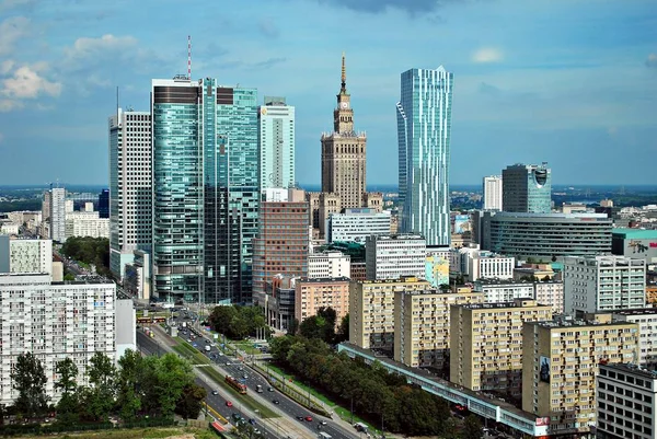 Varşova şehir merkezi havadan görünümü
