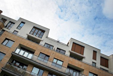 Modern, lüks apartman binası..