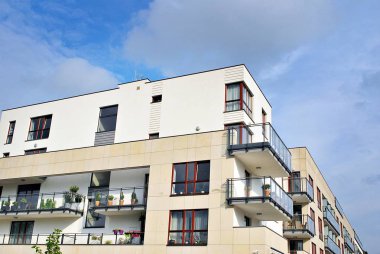 Modern, lüks apartman binası..