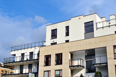 Modern, lüks apartman binası..