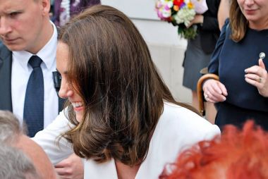 Kate Middleton Varşova kalabalıklar arasında