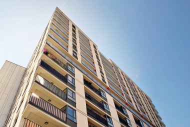 Modern, lüks apartman binası..