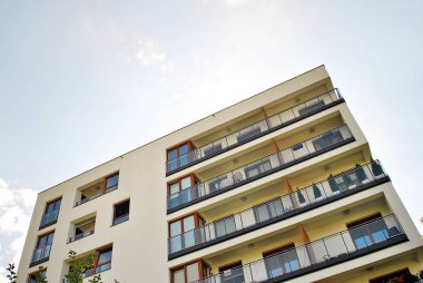 Modern, lüks apartman binası..
