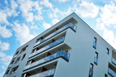 Modern, lüks apartman binası..