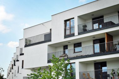 Modern, lüks apartman binası..