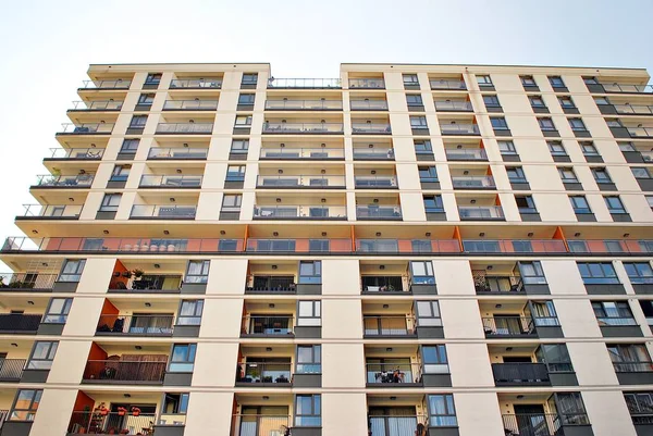 Modern, lüks apartman binası..