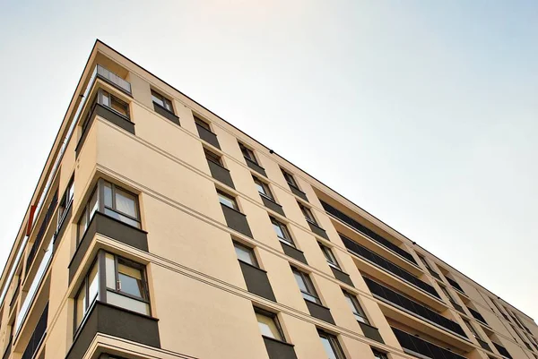 Modern, lüks apartman binası..