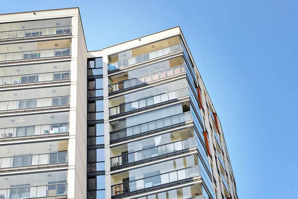 Modern, lüks apartman binası..