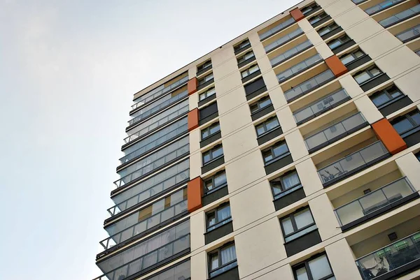 Modern, lüks apartman binası..