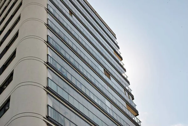 Modern, lüks apartman binası..