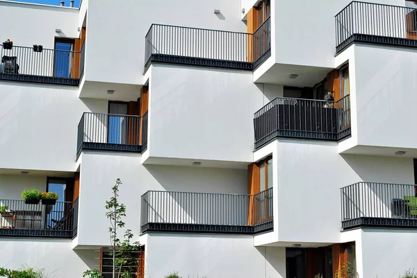 Modern, lüks apartman binası..