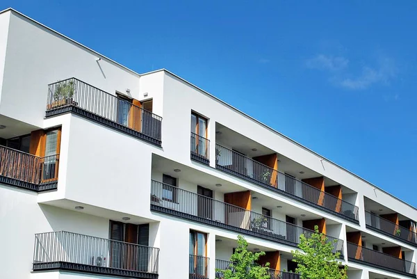 Modern, lüks apartman binası..