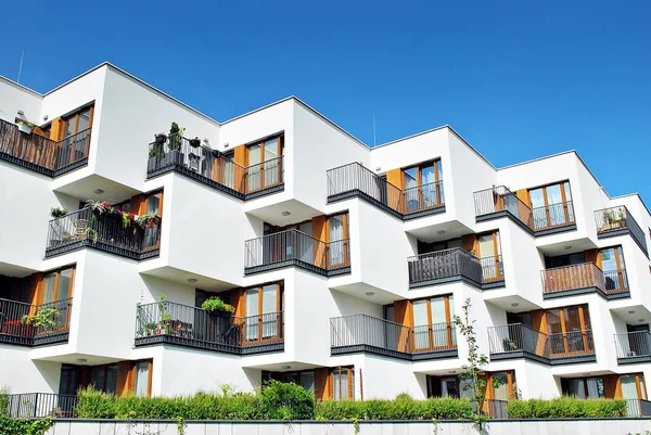 Modern, lüks apartman binası..