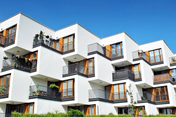 Modern, lüks apartman binası..