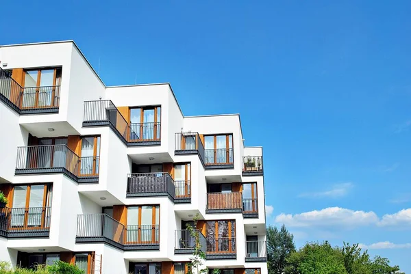 Modern, lüks apartman binası..