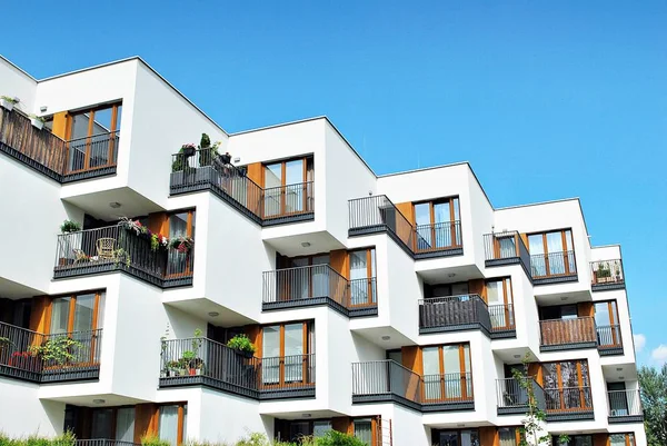 Modern, lüks apartman binası..